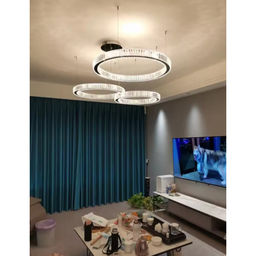 srebrna lampa sufitowa LED